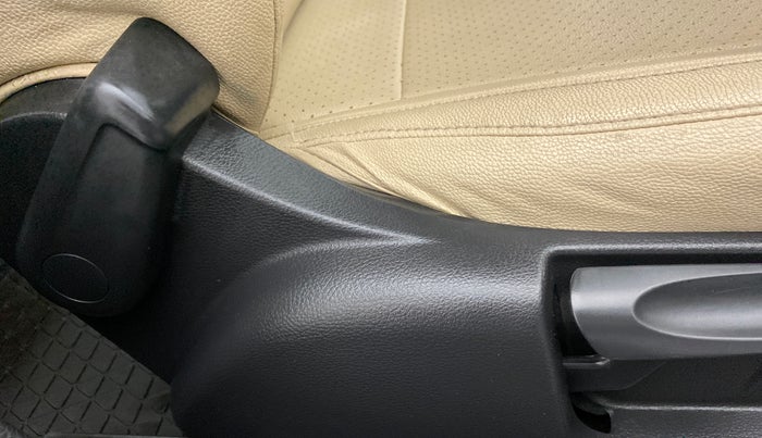 2018 Skoda Rapid AMBITION 1.6 MPI MT, Petrol, Manual, 19,581 km, Driver Side Adjustment Panel