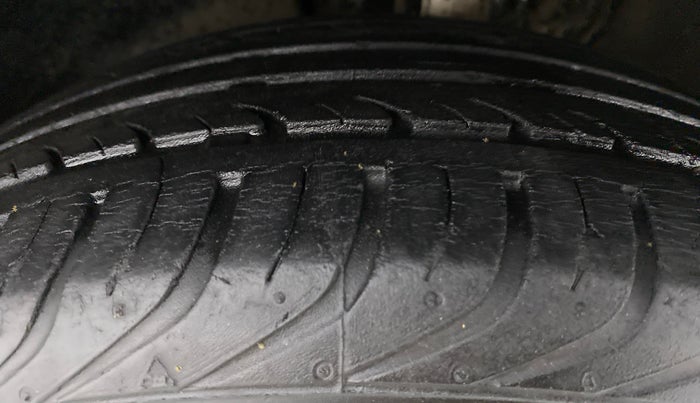 2018 Skoda Rapid AMBITION 1.6 MPI MT, Petrol, Manual, 19,581 km, Left Front Tyre Tread