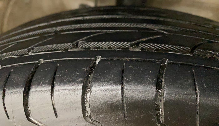 2016 Maruti Wagon R 1.0 LXI CNG, CNG, Manual, 47,342 km, Right Front Tyre Tread
