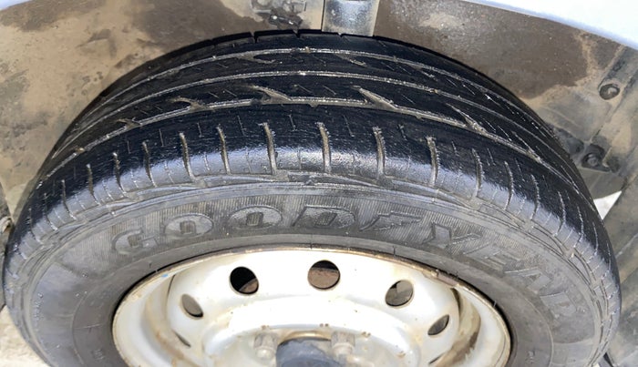 2014 Maruti Wagon R 1.0 LXI CNG, CNG, Manual, 64,469 km, Right Front Tyre Tread