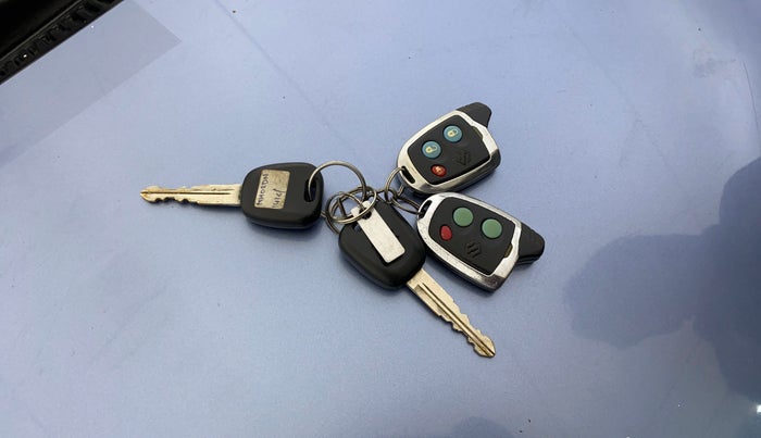 2014 Maruti Wagon R 1.0 LXI CNG, CNG, Manual, 64,469 km, Key Close Up