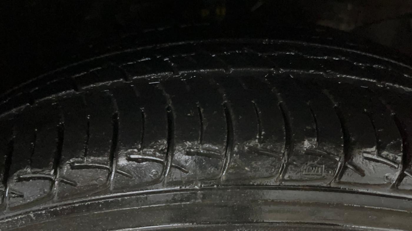 2016 Honda Brio S MT, Petrol, Manual, 47,631 km, Right Front Tyre Tread