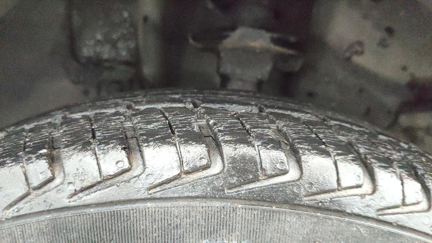 2016 Renault Kwid RXT 0.8, Petrol, Manual, 42,699 km, Left Front Tyre Tread