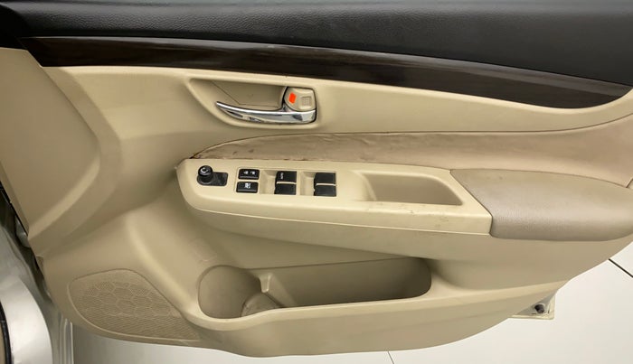 2017 Maruti Ciaz DELTA 1.4 MT PETROL, Petrol, Manual, 44,306 km, Driver Side Door Panels Control