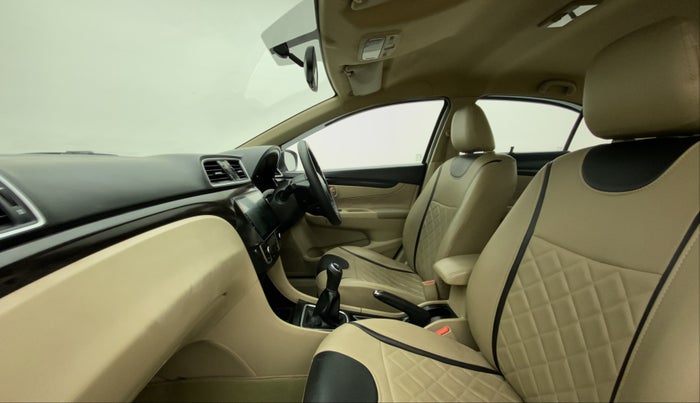 2017 Maruti Ciaz DELTA 1.4 MT PETROL, Petrol, Manual, 44,306 km, Right Side Front Door Cabin