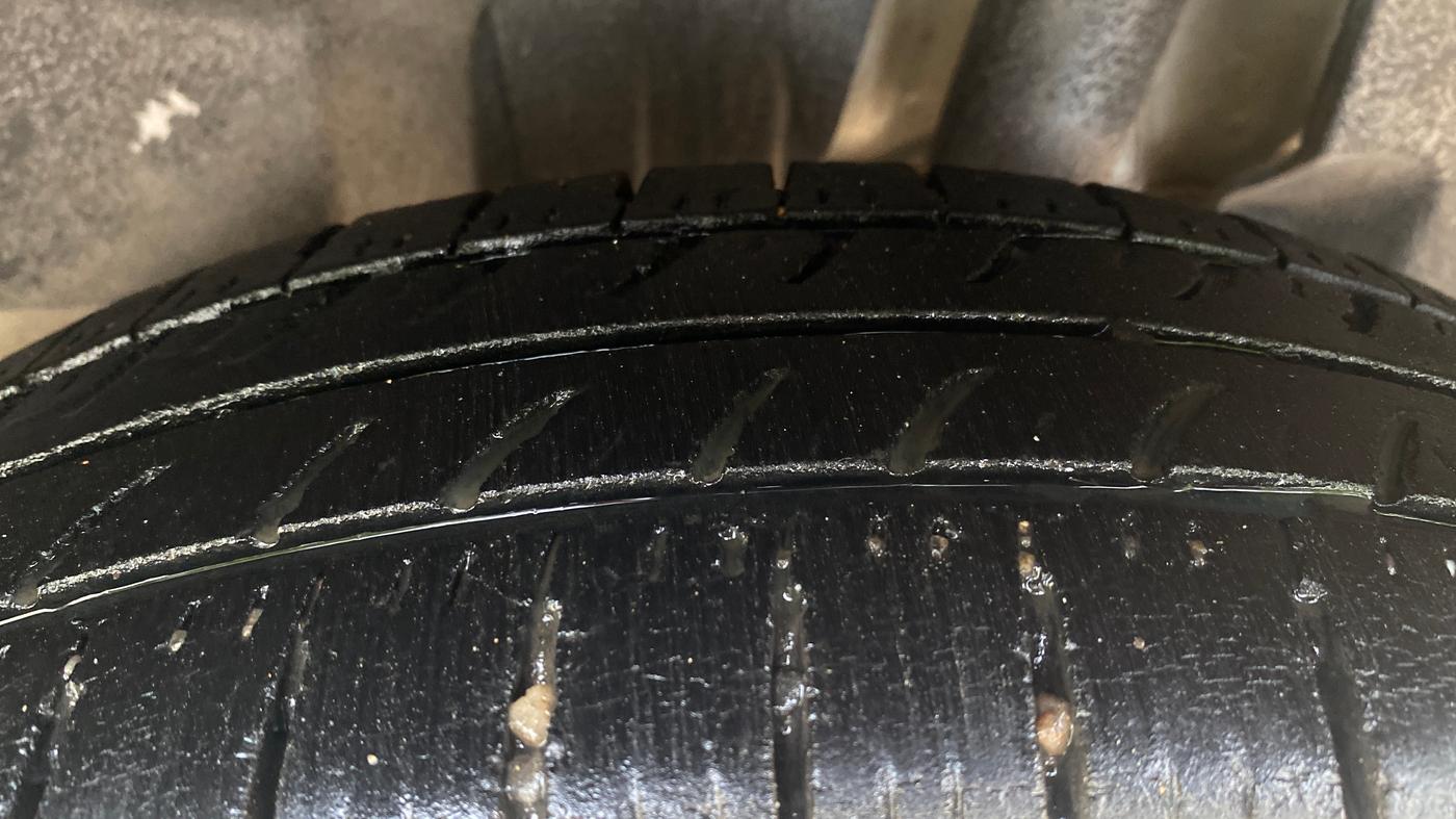2020 Maruti Swift VXI AMT, Petrol, Automatic, 1,08,093 km, Left Rear Tyre Tread