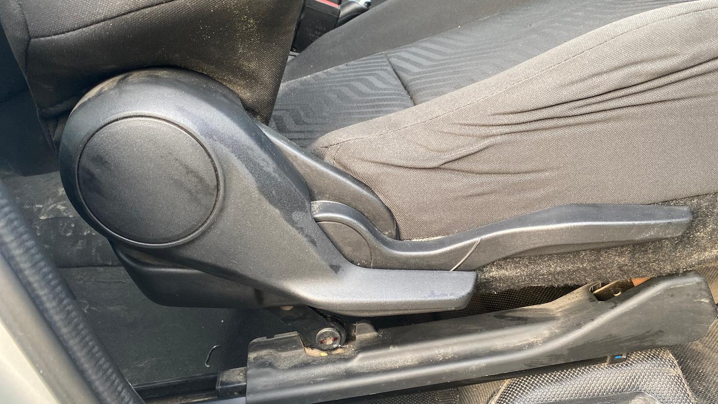 2020 Maruti Swift VXI AMT, Petrol, Automatic, 1,08,093 km, Driver Side Adjustment Panel