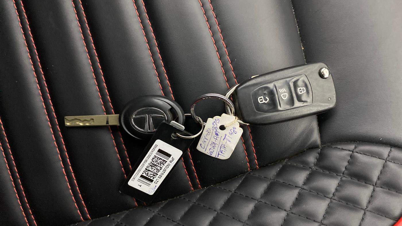 2022 Tata Tiago XT CNG, CNG, Manual, 65,553 km, Key Close Up