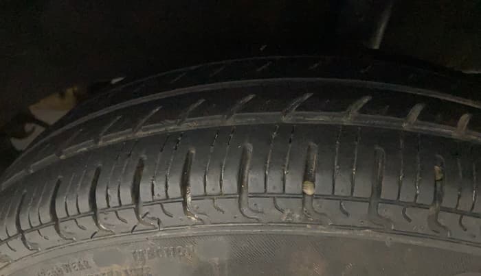 2017 Renault Kwid RXL, Petrol, Manual, 45,714 km, Left Rear Tyre Tread