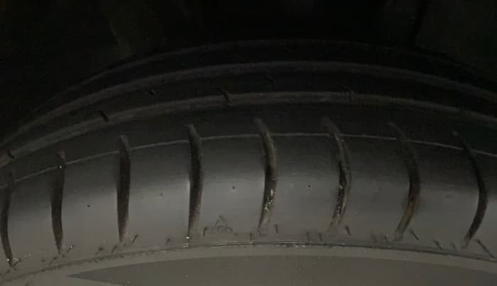 2017 Renault Kwid RXL, Petrol, Manual, 45,714 km, Right Front Tyre Tread