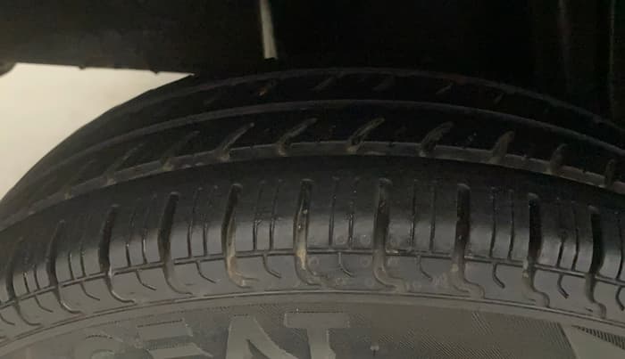 2017 Renault Kwid RXL, Petrol, Manual, 45,714 km, Right Rear Tyre Tread