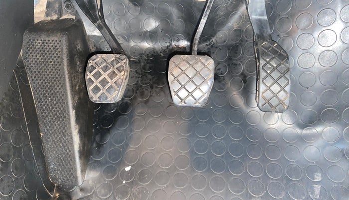 2016 Volkswagen Polo HIGHLINE1.2L, Petrol, Manual, 61,619 km, Pedals