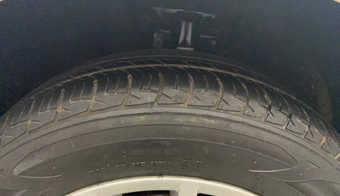 2016 Volkswagen Polo HIGHLINE1.2L, Petrol, Manual, 61,619 km, Left Front Tyre Tread