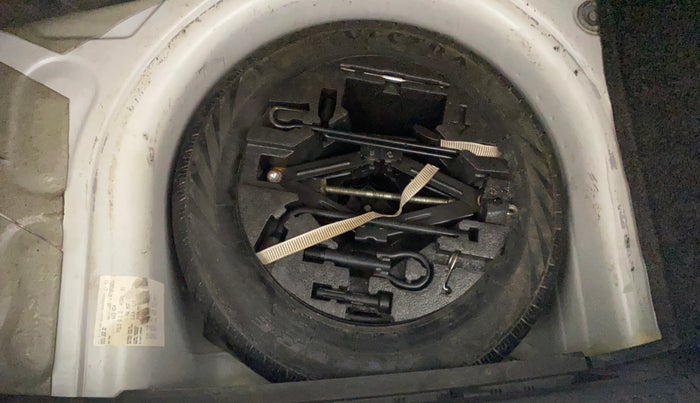 2016 Volkswagen Polo HIGHLINE1.2L, Petrol, Manual, 61,619 km, Spare Tyre