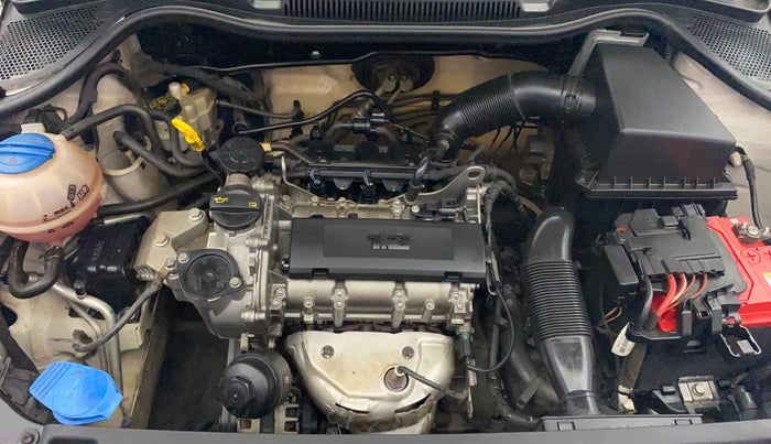 2016 Volkswagen Polo HIGHLINE1.2L, Petrol, Manual, 61,619 km, Engine View