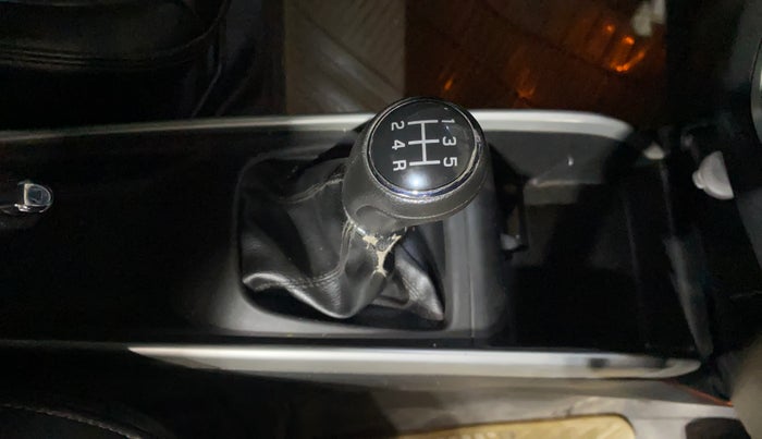 2015 Maruti Baleno ALPHA PETROL 1.2, Petrol, Manual, 69,008 km, Gear Lever