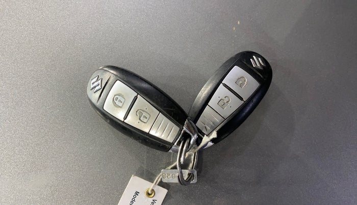 2015 Maruti Baleno ALPHA PETROL 1.2, Petrol, Manual, 69,008 km, Key Close Up