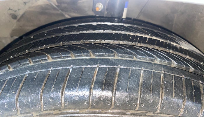 2015 Maruti Baleno ALPHA PETROL 1.2, Petrol, Manual, 69,008 km, Left Front Tyre Tread