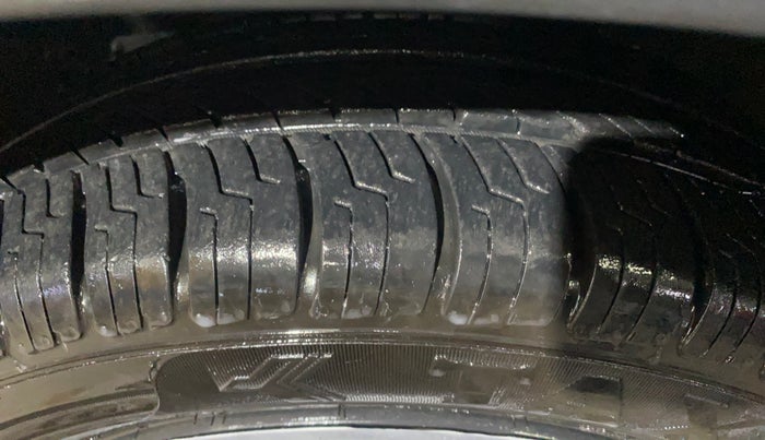 2020 Renault TRIBER RXZ, Petrol, Manual, 70,016 km, Left Front Tyre Tread