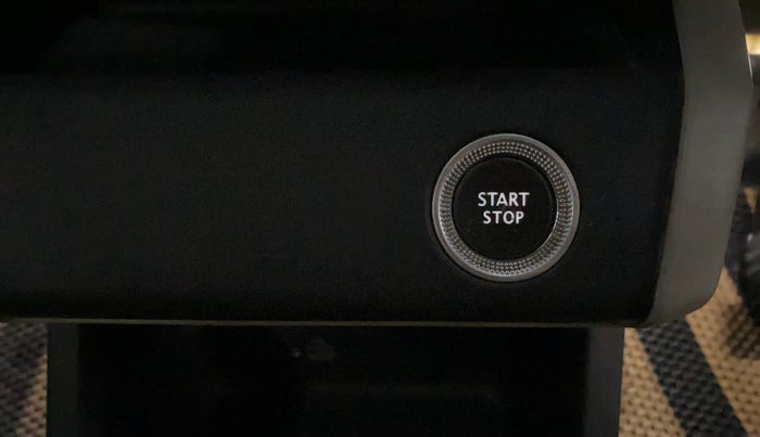 2020 Renault TRIBER RXZ, Petrol, Manual, 70,016 km, Keyless Start/ Stop Button