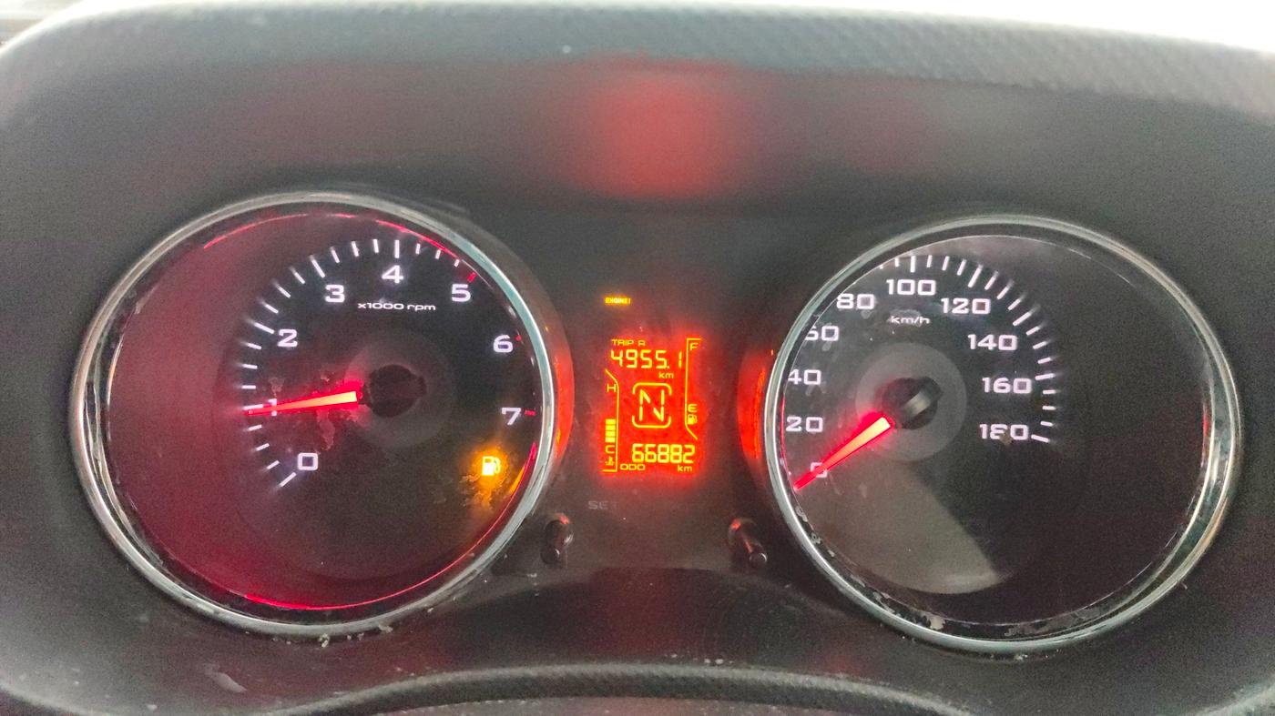 2016 Mahindra TUV300 T8, Diesel, Manual, 66,861 km, Odometer Image