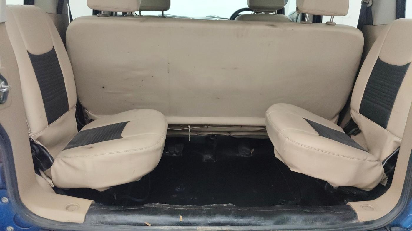 2016 Mahindra TUV300 T8, Diesel, Manual, 66,861 km, Boot Inside