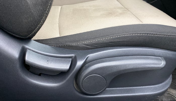2015 Hyundai Elite i20 ASTA 1.2 (O), Petrol, Manual, 38,193 km, Driver Side Adjustment Panel