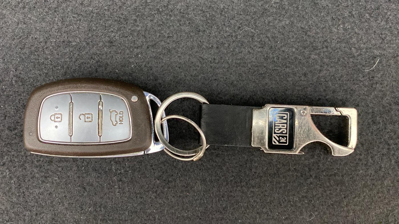 2015 Hyundai Elite i20 ASTA 1.2 (O), Petrol, Manual, 38,193 km, Key Close Up