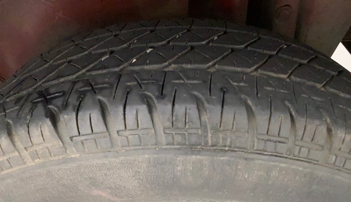 2017 Maruti Swift VXI O, Petrol, Manual, 32,787 km, Left Rear Tyre Tread