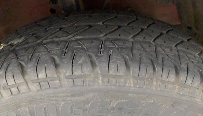 2017 Maruti Swift VXI O, Petrol, Manual, 32,787 km, Right Front Tyre Tread