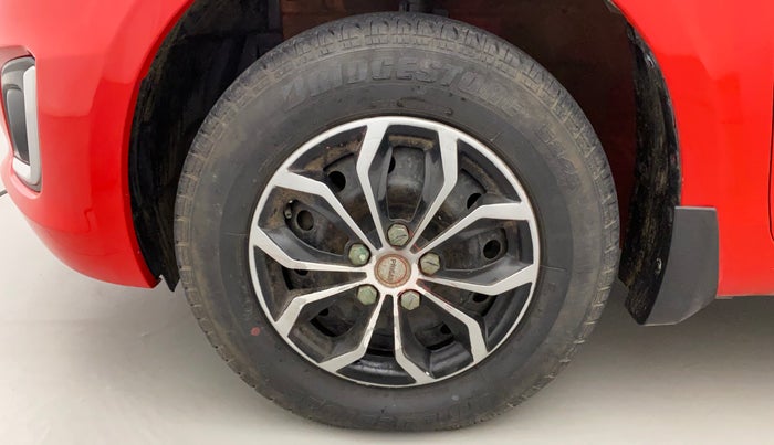 2017 Maruti Swift VXI O, Petrol, Manual, 32,787 km, Left Front Wheel