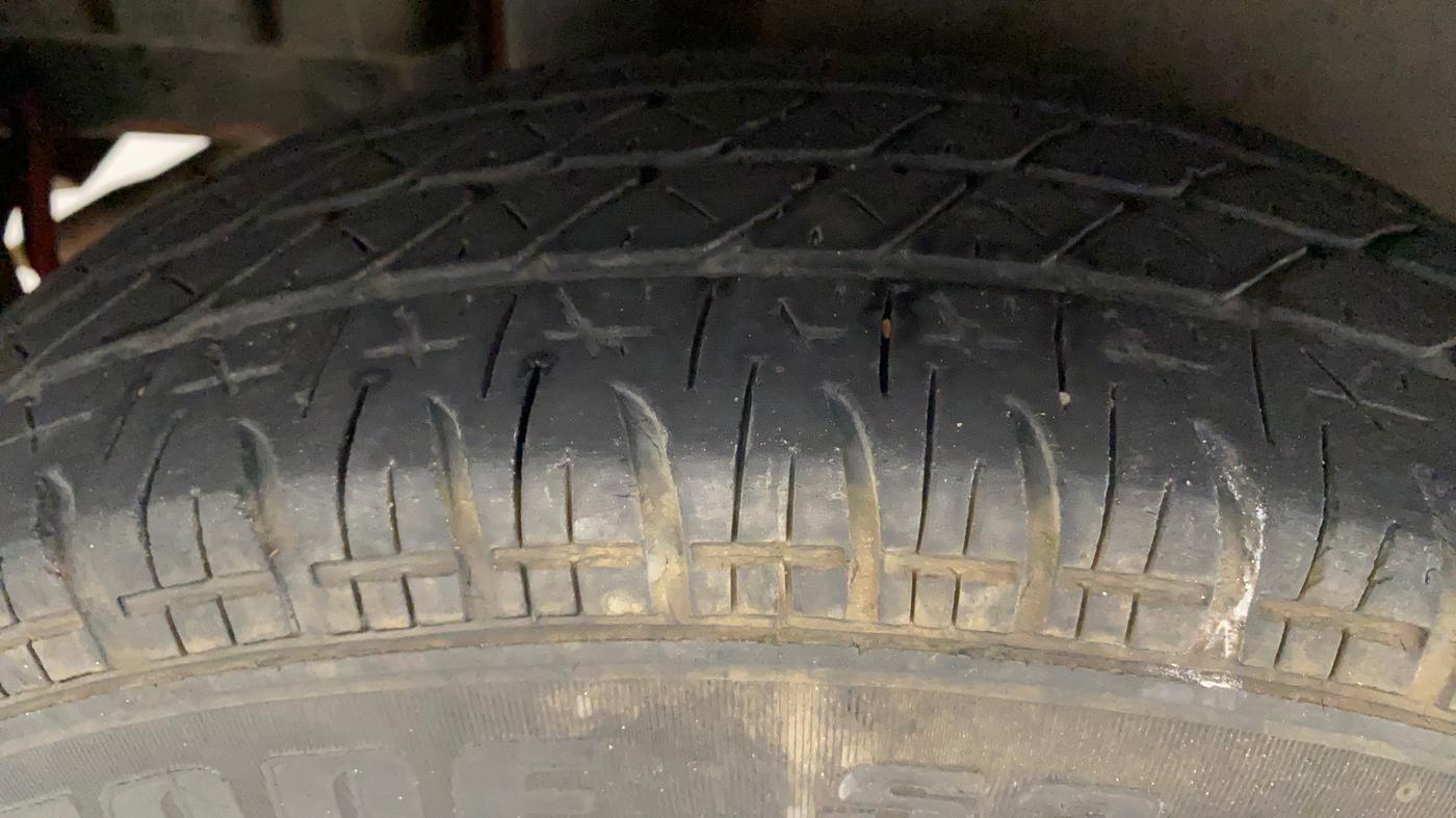 2017 Maruti Swift VXI O, Petrol, Manual, 32,787 km, Right Rear Tyre Tread