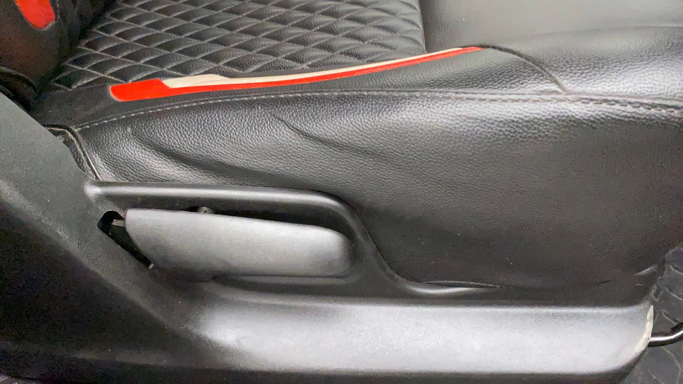 2017 Maruti Swift VXI O, Petrol, Manual, 32,787 km, Driver Side Adjustment Panel