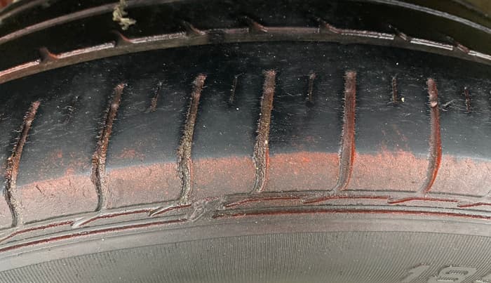 2016 Maruti Swift ZXI, Petrol, Manual, 1,01,363 km, Left Front Tyre Tread