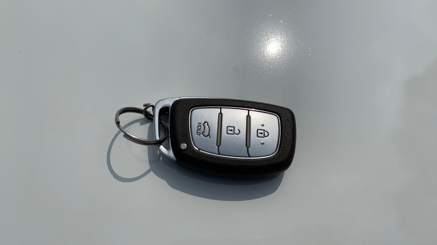 2017 Hyundai Elite i20 ASTA 1.2 (O), CNG, Manual, 1,45,989 km, Key Close Up