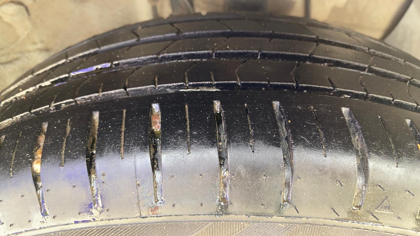 2017 Hyundai Elite i20 ASTA 1.2 (O), CNG, Manual, 1,45,989 km, Right Front Tyre Tread