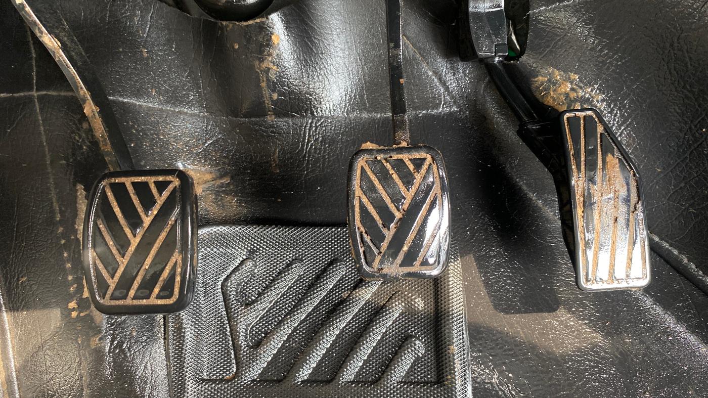 2023 Maruti Ertiga   VXI (O) CNG, CNG, Manual, 1,40,138 km, Pedals