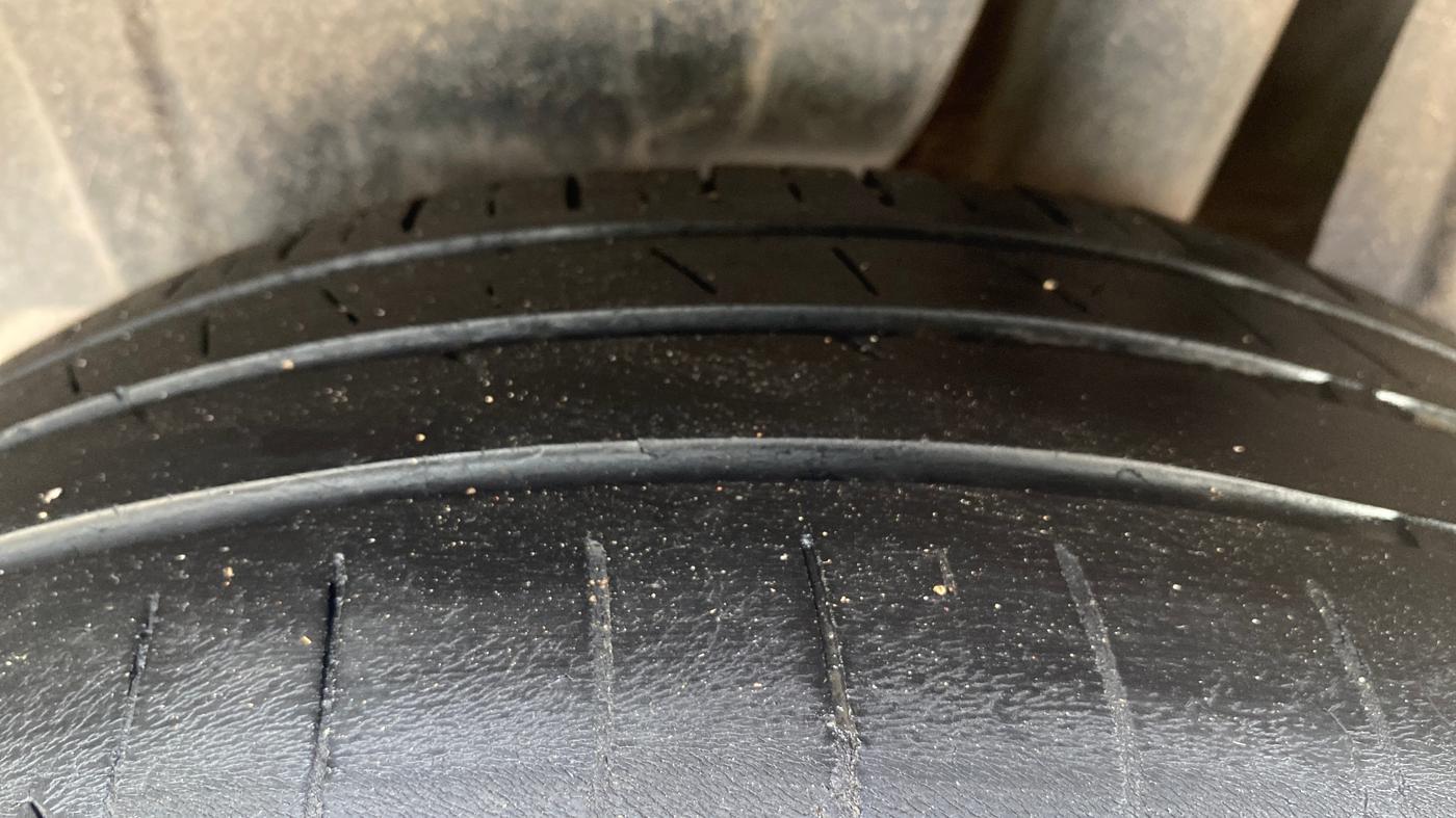 2023 Maruti Ertiga   VXI (O) CNG, CNG, Manual, 1,40,138 km, Left Rear Tyre Tread