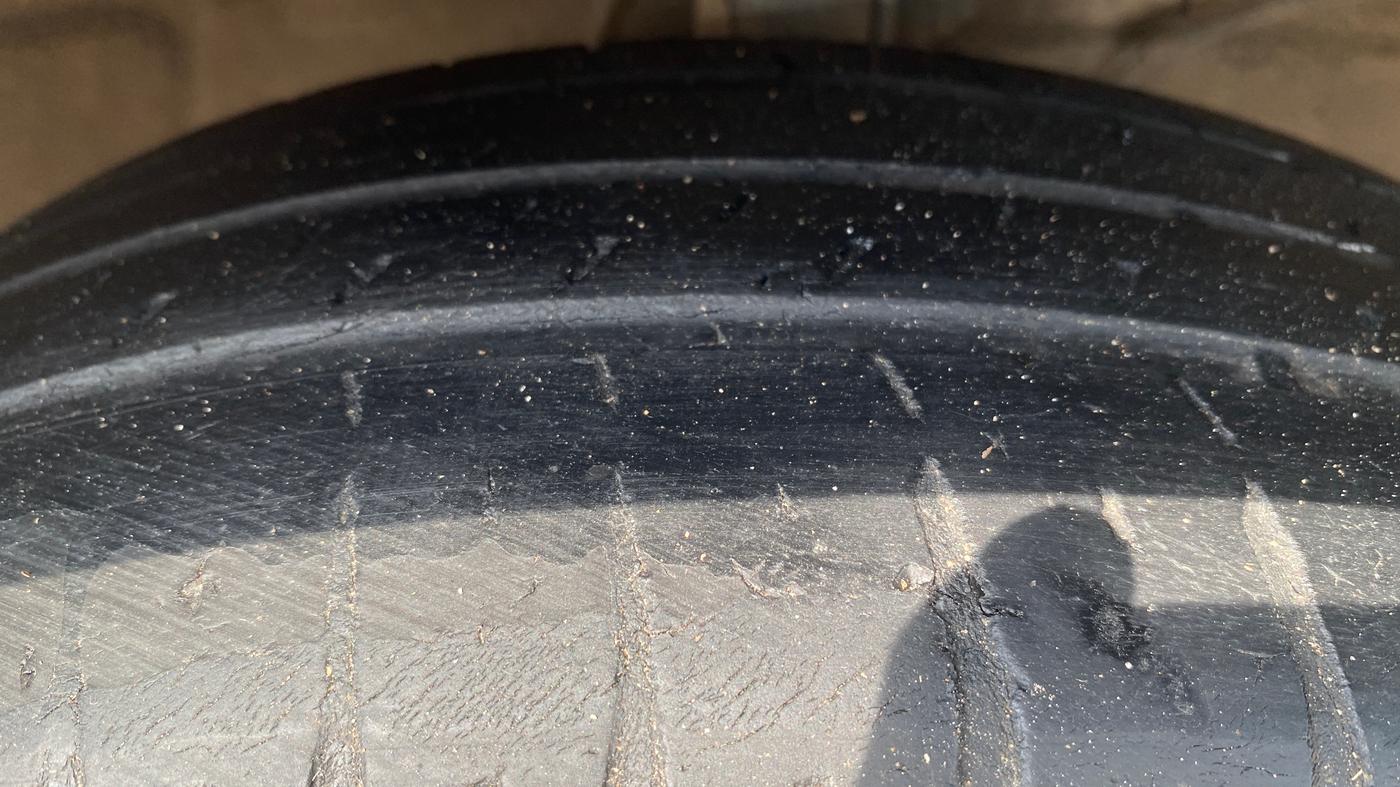 2023 Maruti Ertiga   VXI (O) CNG, CNG, Manual, 1,40,138 km, Right Front Tyre Tread