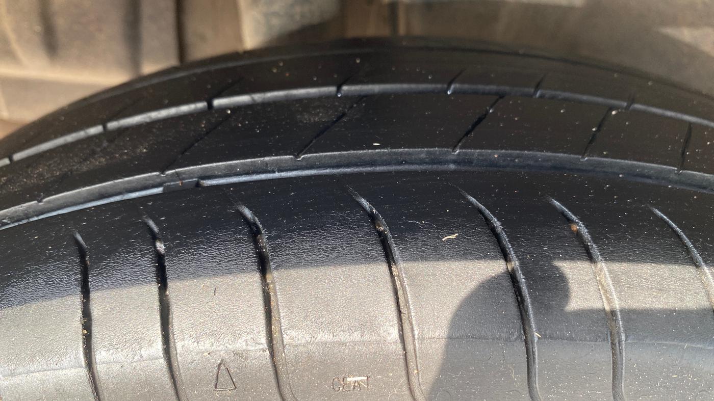 2023 Maruti Ertiga   VXI (O) CNG, CNG, Manual, 1,40,138 km, Right Rear Tyre Tread