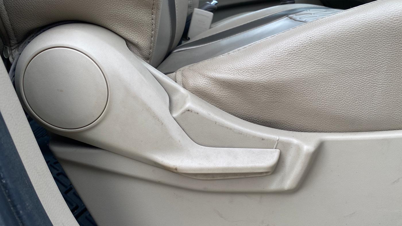2023 Maruti Ertiga   VXI (O) CNG, CNG, Manual, 1,40,138 km, Driver Side Adjustment Panel