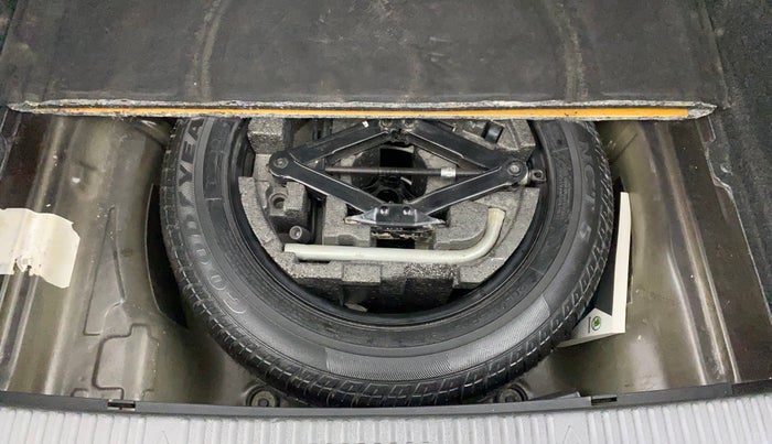 2017 Skoda Superb STYLE 1.8 TSI AT, Petrol, Automatic, 59,773 km, Spare Tyre