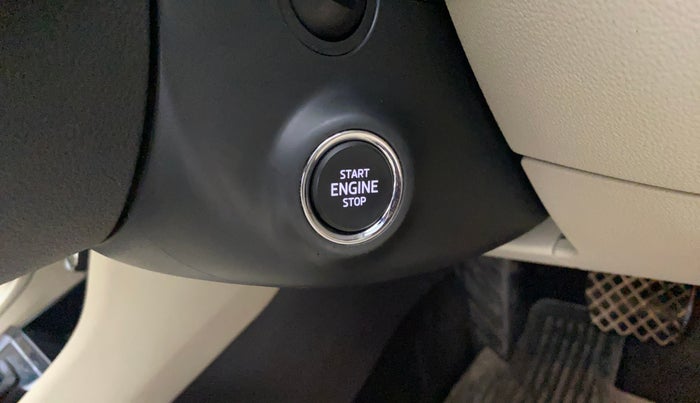 2017 Skoda Superb STYLE 1.8 TSI AT, Petrol, Automatic, 59,773 km, Keyless Start/ Stop Button