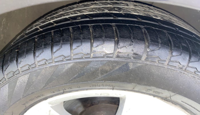 2017 Skoda Superb STYLE 1.8 TSI AT, Petrol, Automatic, 59,773 km, Right Front Tyre Tread