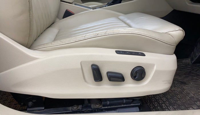 2017 Skoda Superb STYLE 1.8 TSI AT, Petrol, Automatic, 59,773 km, Driver Side Adjustment Panel