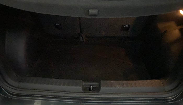 2021 Skoda KUSHAQ AMBITION 1.0L TSI MT, Petrol, Manual, 77,360 km, Boot Inside