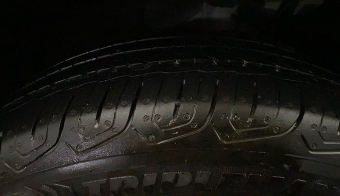 2021 Skoda KUSHAQ AMBITION 1.0L TSI MT, Petrol, Manual, 77,360 km, Left Front Tyre Tread