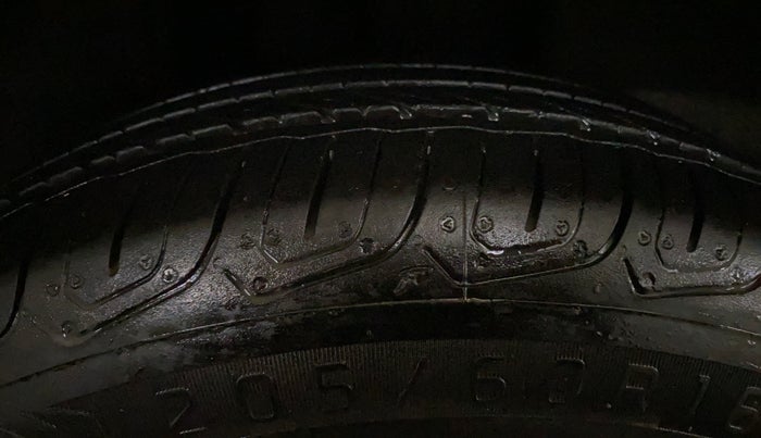 2021 Skoda KUSHAQ AMBITION 1.0L TSI MT, Petrol, Manual, 77,360 km, Right Rear Tyre Tread