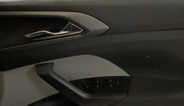 2021 Skoda KUSHAQ AMBITION 1.0L TSI MT, Petrol, Manual, 77,360 km, Driver Side Door Panels Control