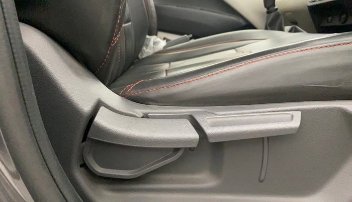 2022 Hyundai AURA S 1.2 CNG, CNG, Manual, 38,882 km, Driver Side Adjustment Panel